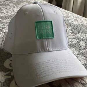 Nuskin White Baseball Cap/Trucker Hat with Mesh Backing